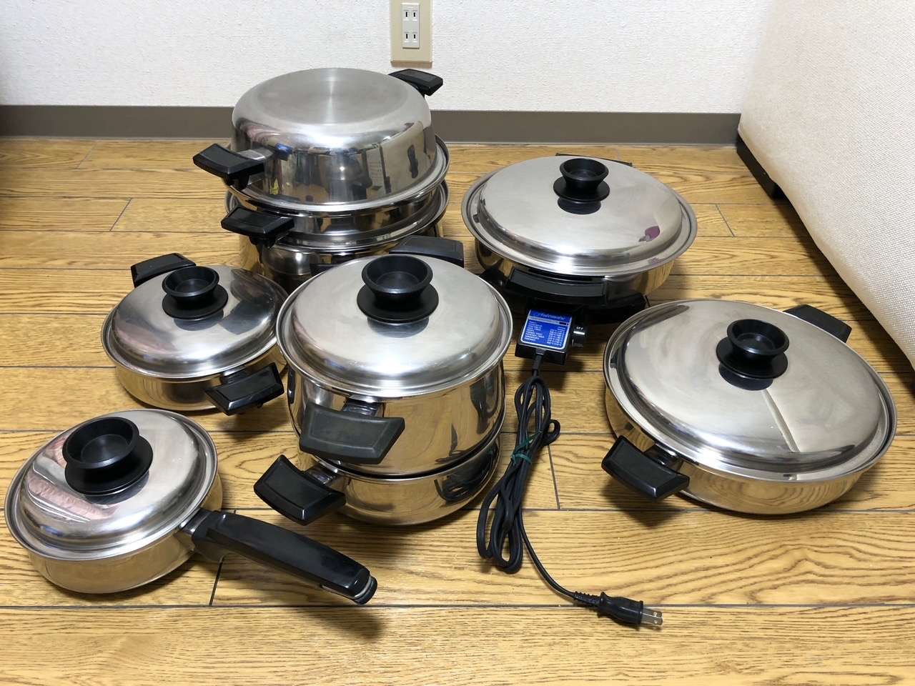 奈良県にてロイヤルクイーンのステンレス鍋セットを買取しました。 | 奈良で買取サービスを提供する奈良リサイクルタイムはスタッフブログを更新しております